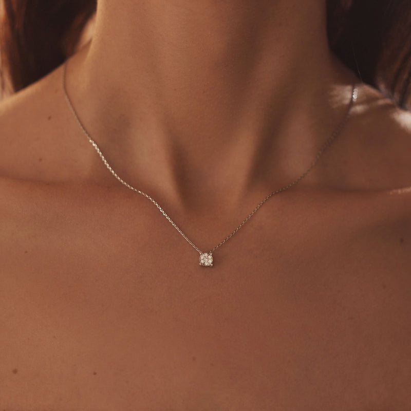 Isabel Bernard De la Paix Hanaé 14 Carat Whitegold Necklace | diamond 0.14 ct | IBD350010-zoom-
