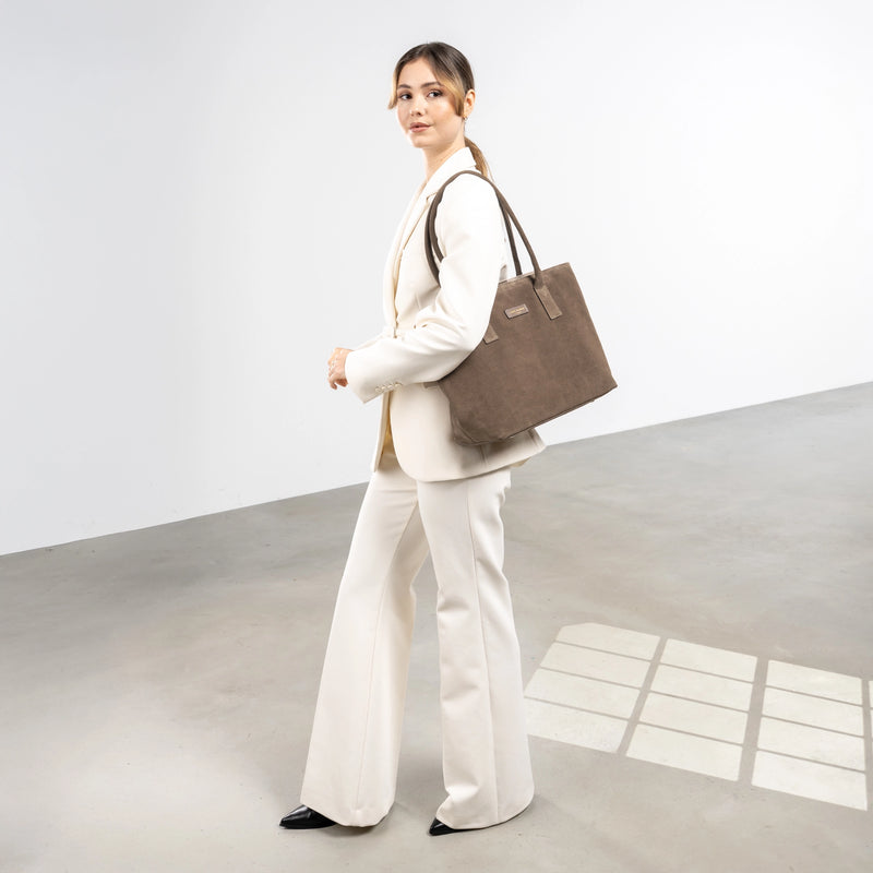 Isabel Bernard Honoré Elin Taupe Suede shoulder bag IB25111-178-zoom-