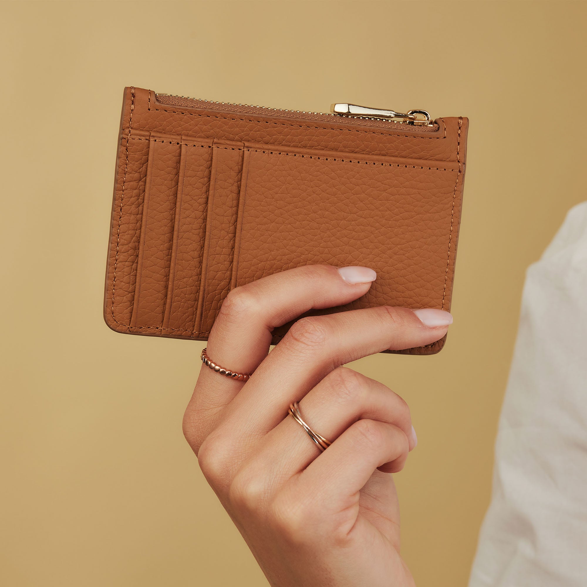 Isabel Bernard Honoré Aveline camel Leather Card Holder made of Calfskin IB27020