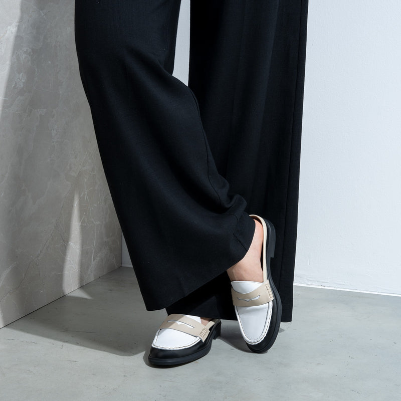 Vendôme Blandine Black And White Calfskin Leather Mules With White Details IB51016-10170-35-zoom-
