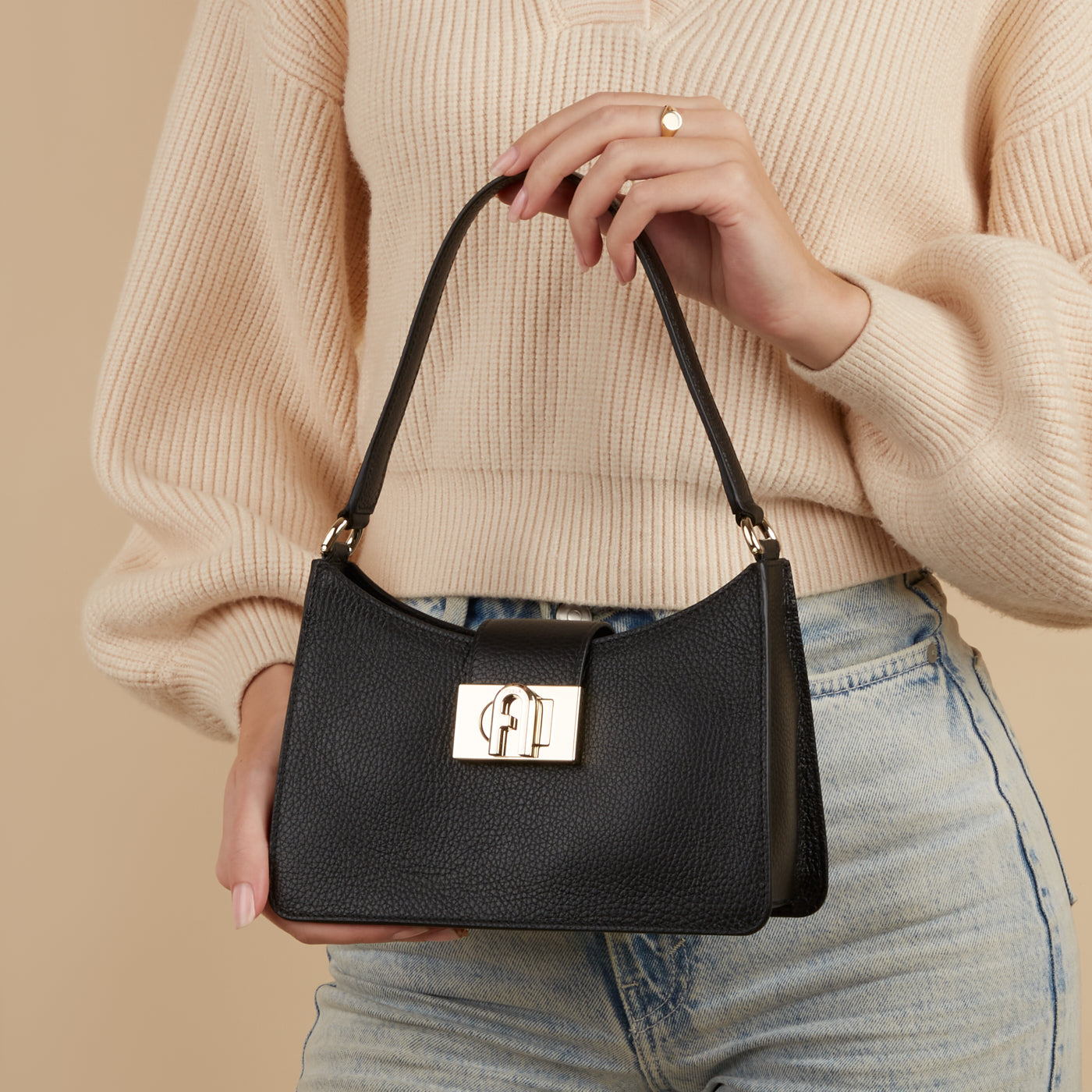 Furla 1927 Black Handbag Leather Bag WB01114HSF000O6000