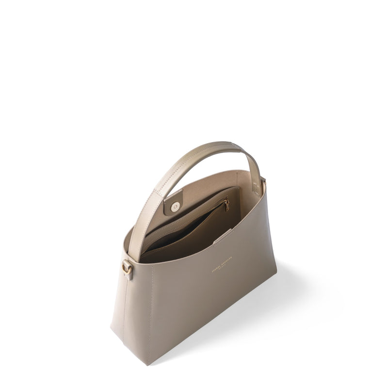 Isabel Bernard Montmartre Béatrice taupe vegetable tanned leather handbag IB25095-378-zoom-