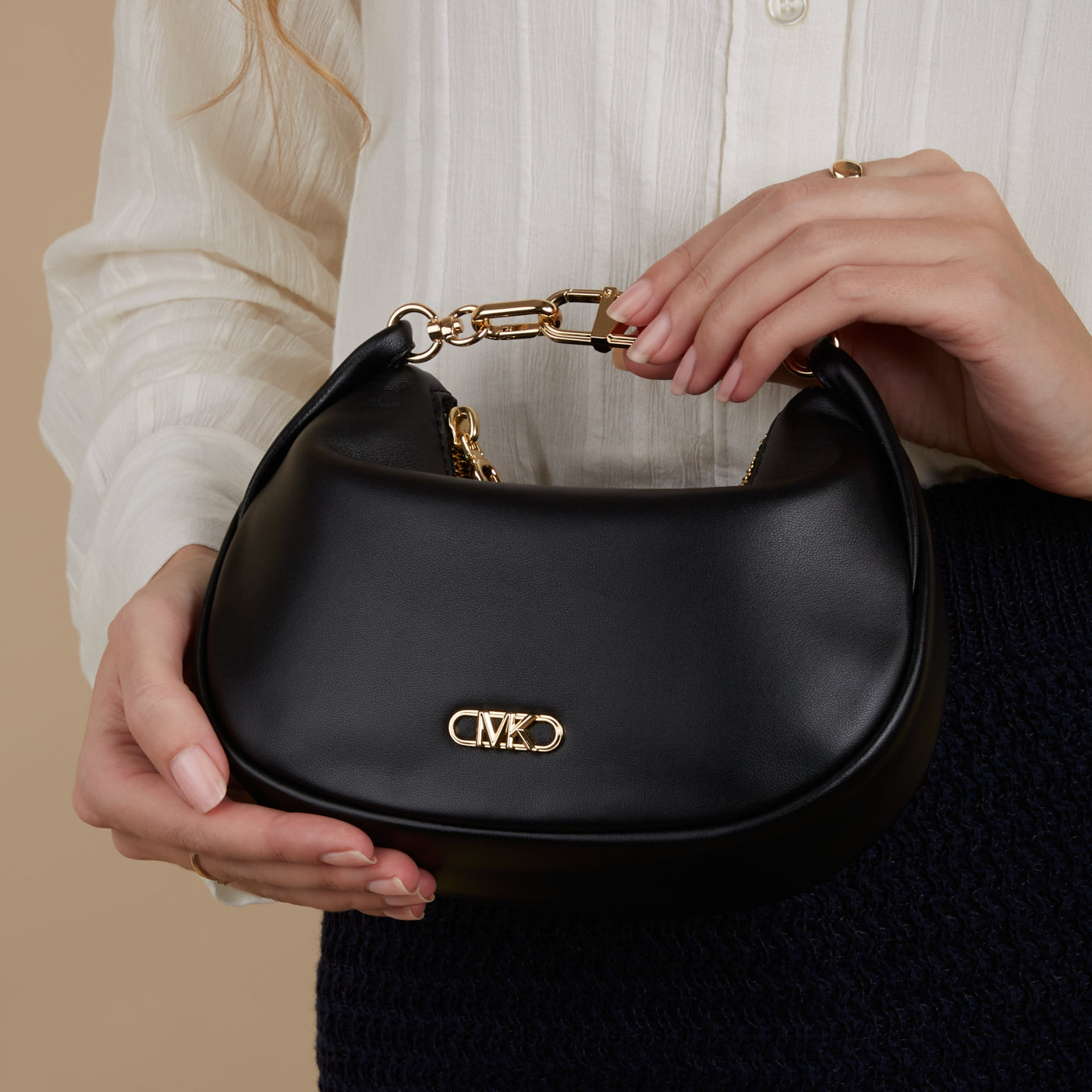 Michael Kors Kendall Black Calfskin Handbag 32H3G8NC1L-001