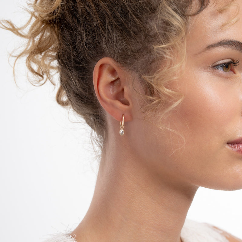 Isabel Bernard Le Marais Sophie 14 Karat Gold Hoop Earrings With Zirconia Stone IB360293-zoom-