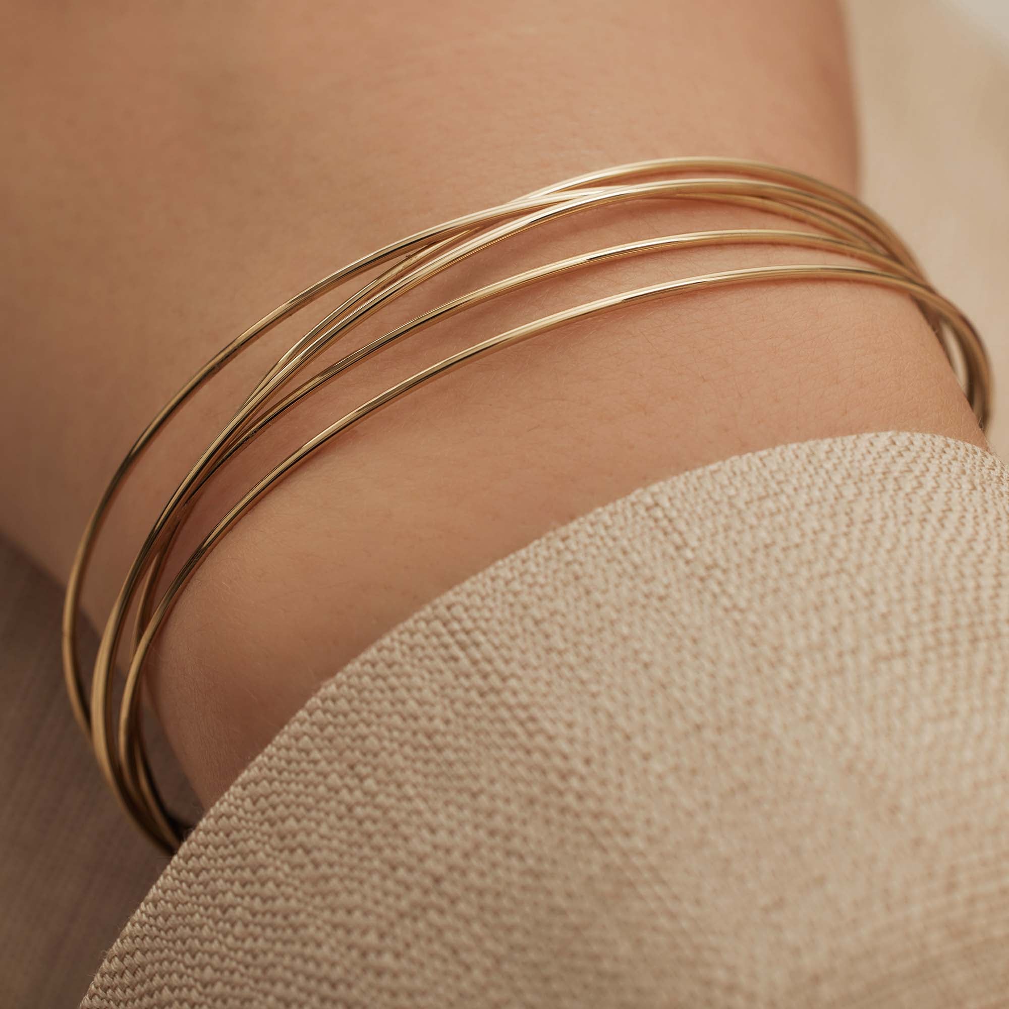 Isabel Bernard Cour d'Honneur Adora 14 Carat Golden Bangle Set IB320111