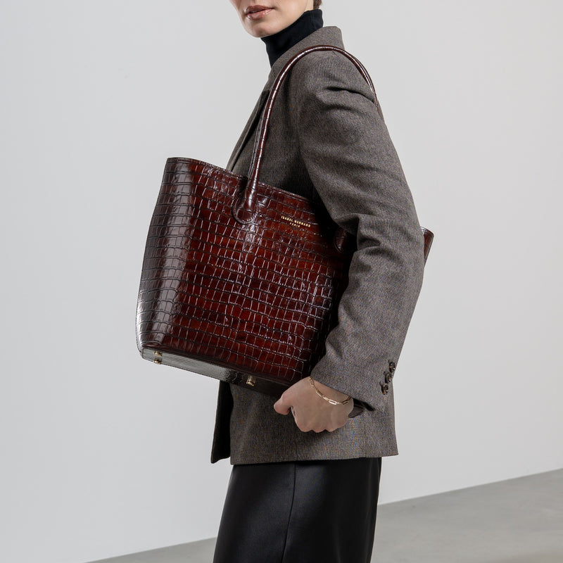 Isabel Bernard Honoré Lysanne Croco Brown Calfskin Shopper IB25025-zoom-