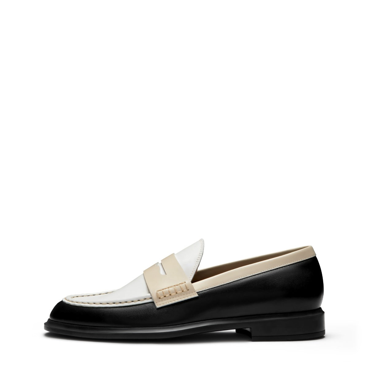 Isabel Bernard Vendôme Blandine black-white calfskin leather loafers with white details IB51015-10170-36