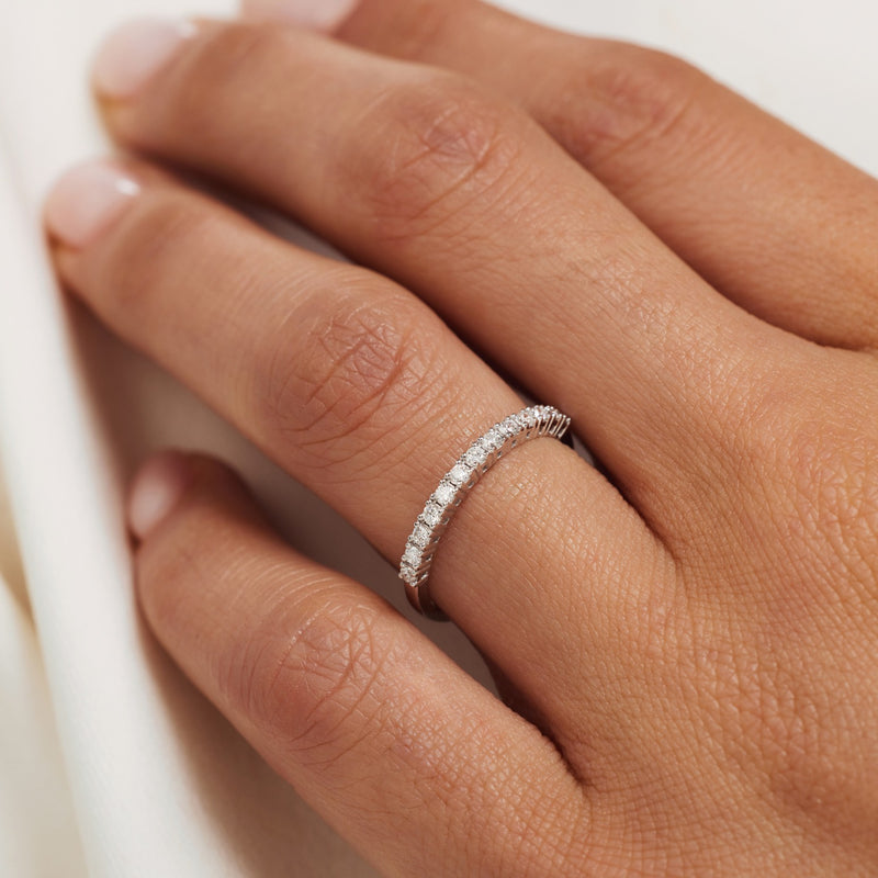 Isabel Bernard De la Paix Madeline 14 Carat Whitegold Ring | diamond 0.14 ct | IBD330021-50-zoom-