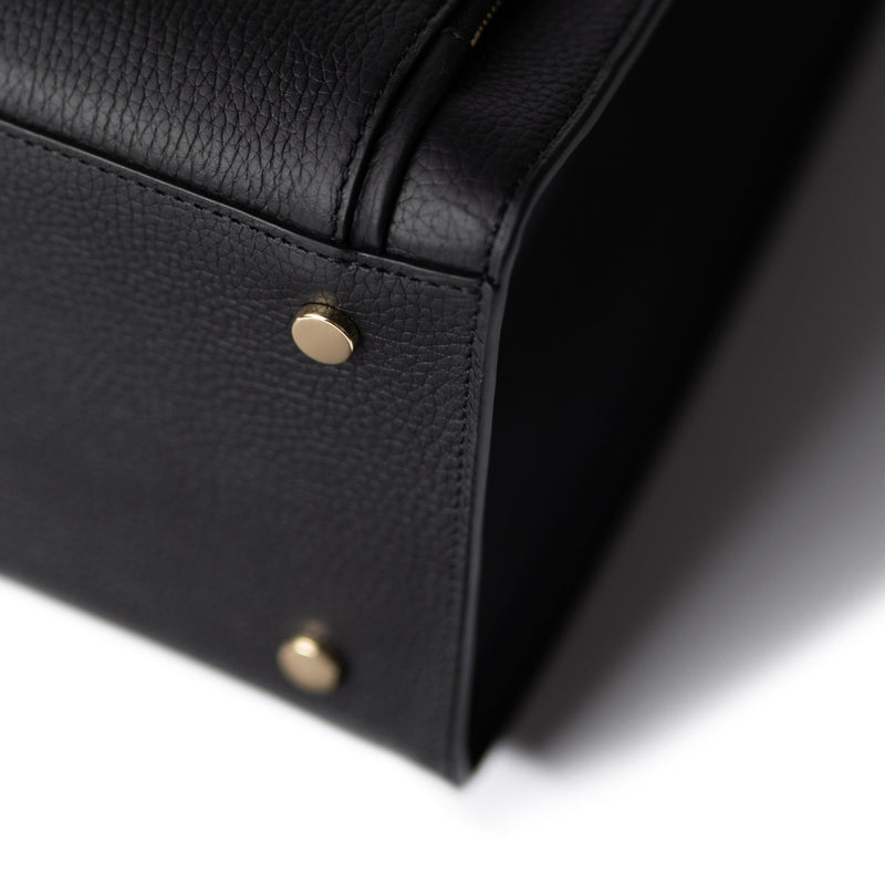 Isabel Bernard Honoré Nadine Black Leather Handbag made of Calfskin IB25032-zoom-