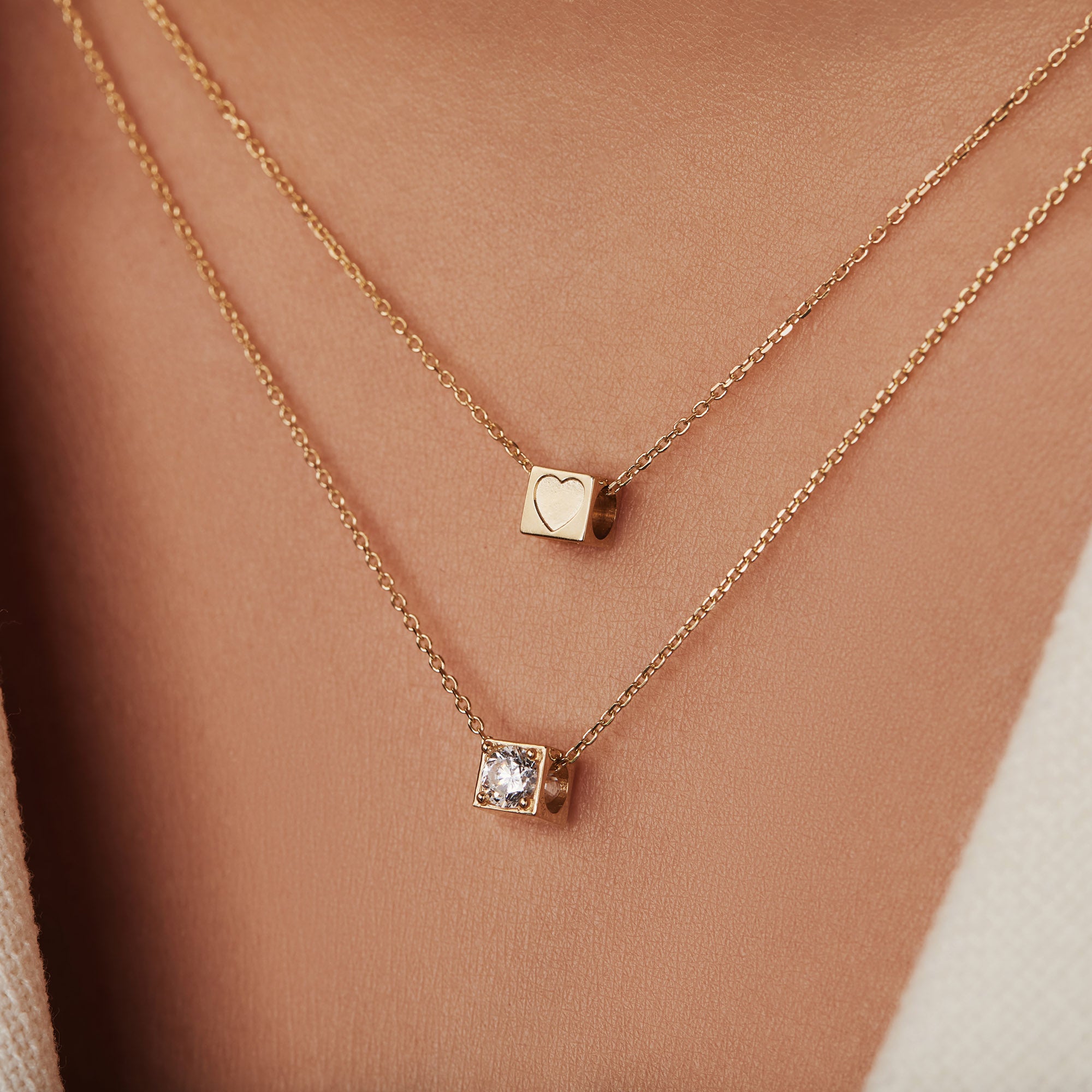 Isabel Bernard Le Carré Felie 14 Carat Golden cube Charm Heart IB350044