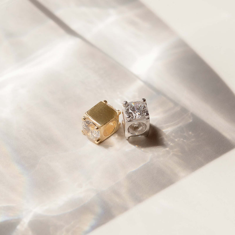 Isabel Bernard Saint Germain Felie 14 Carat Whitegold cube Charm IB350051-zoom-