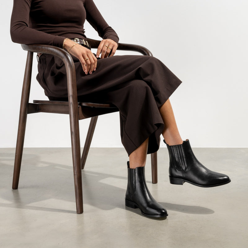 Isabel Bernard Vendôme Chey Black Calfskin Leather Chelsea Boots IB53012-001-42-zoom-