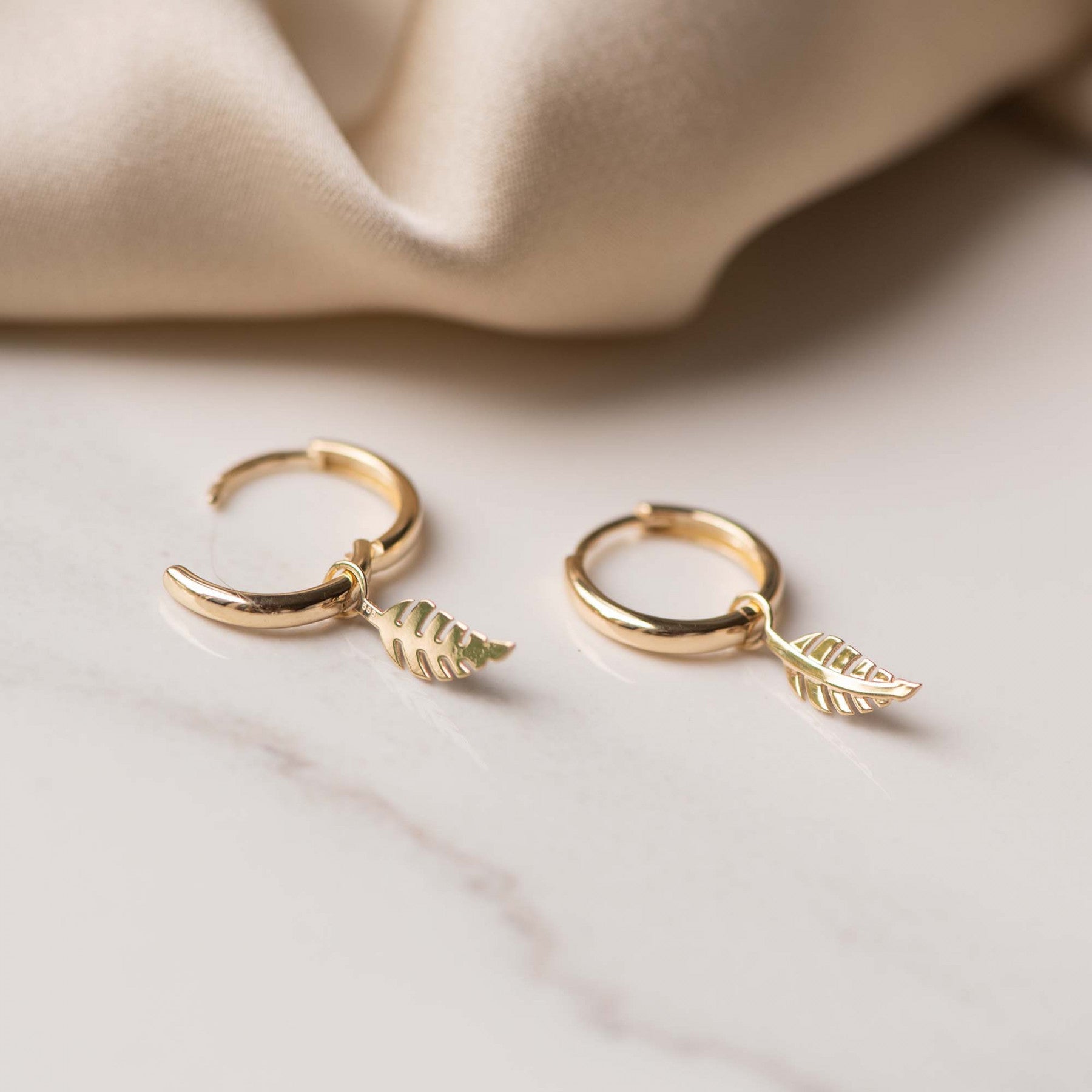 Isabel Bernard Cadeau d´Isabel 14 Carat Golden Earrings Set IB90119