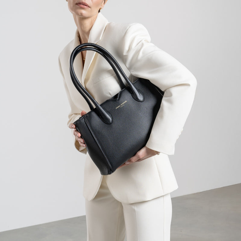 Isabel Bernard Honoré Cloe Midi Black Calfskin Leather Handbag IB25082-001-zoom-