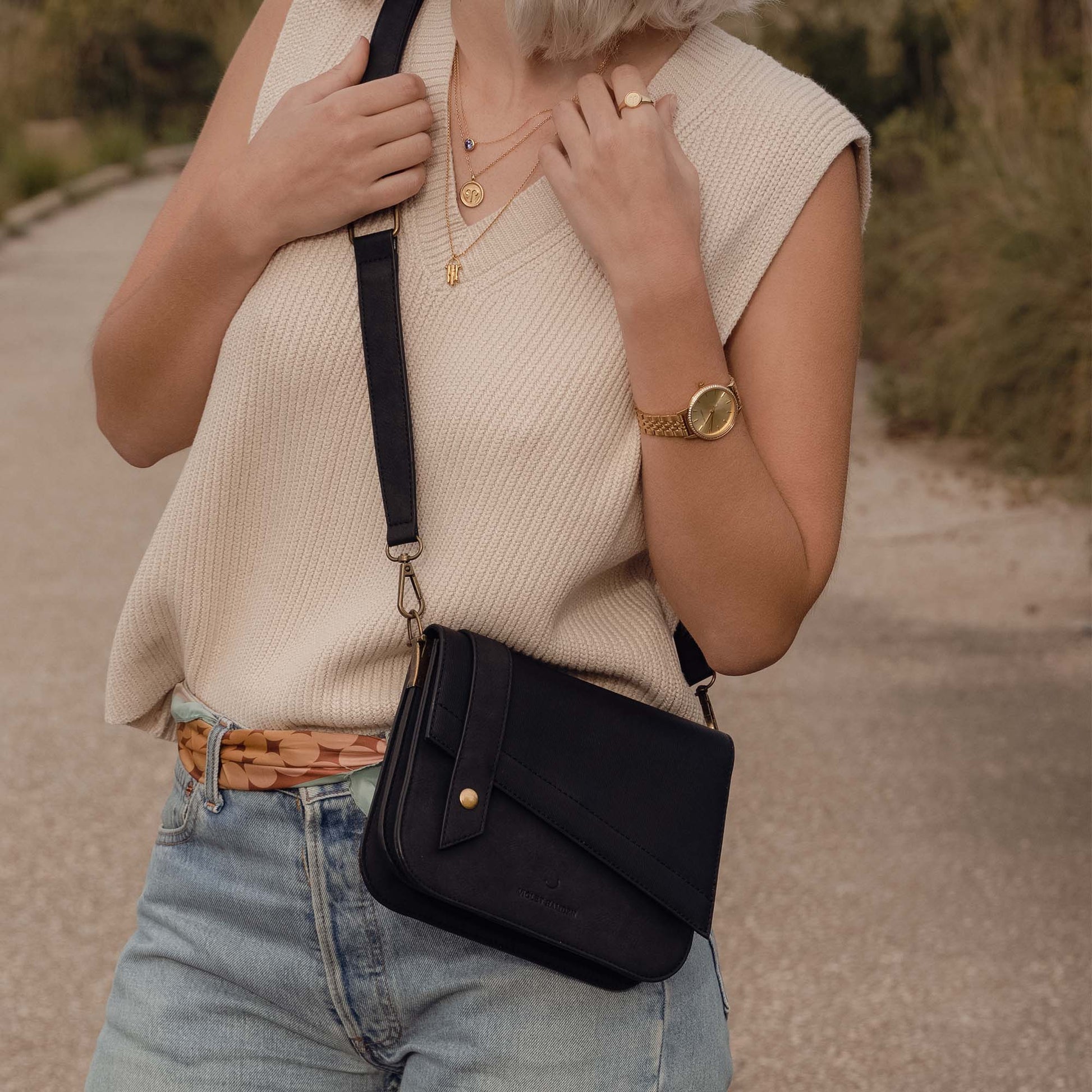 Violet Hamden Essential Bag Black Crossbody bag VH22017