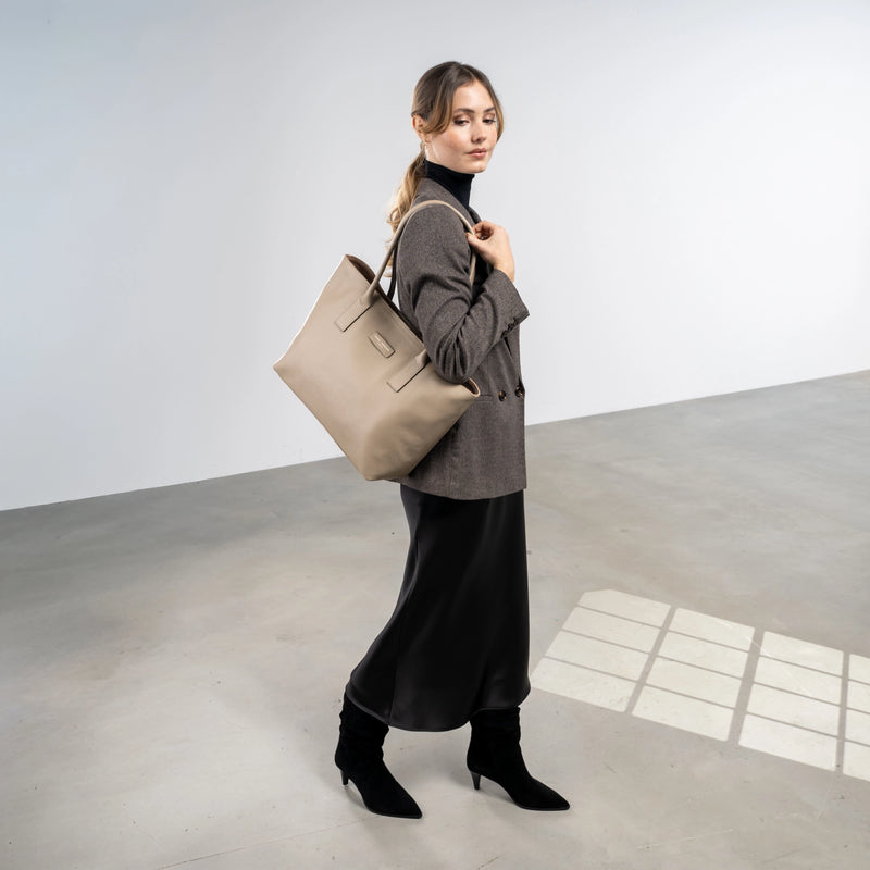 Isabel Bernard Honoré Elin Taupe calfskin leather shoulder bag IB25111-078-zoom-