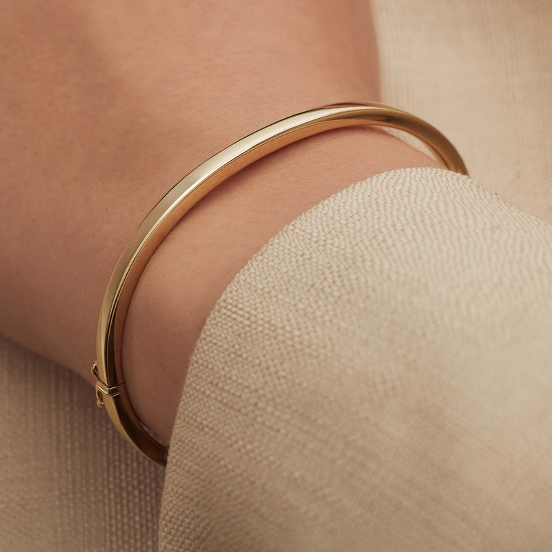 Isabel Bernard Cour d'Honneur Clara 14 Carat Golden Bangle IB320113-56-zoom-