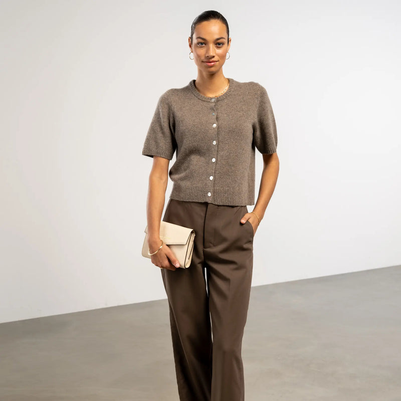 Isabel Bernard Honoré Lina Beige Clutch With Detachable Shoulder Chain IB21135-072-zoom-