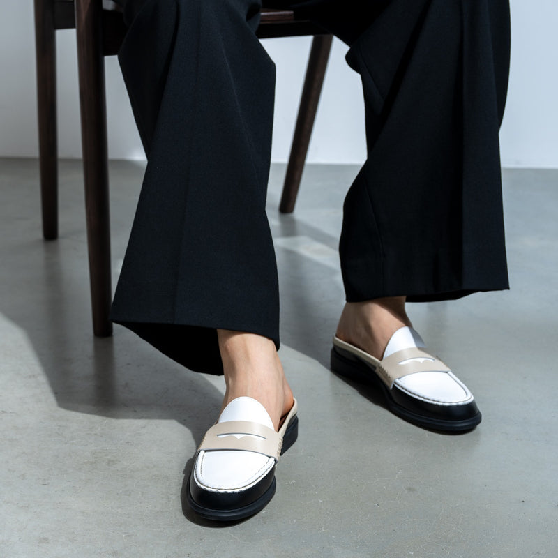 Vendôme Blandine Black And White Calfskin Leather Mules With White Details IB51016-10170-35-zoom-