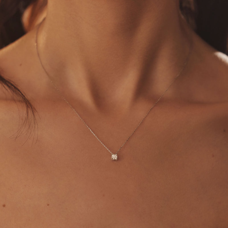 Isabel Bernard De la Paix Hanaé 14 Carat Whitegold Necklace | diamond 0.08 ct | IBD350009-zoom-