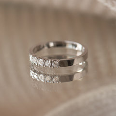 Isabel Bernard De la Paix Madeline 14 Carat Whitegold Ring | diamond 0.20 ct | IBD330019-48