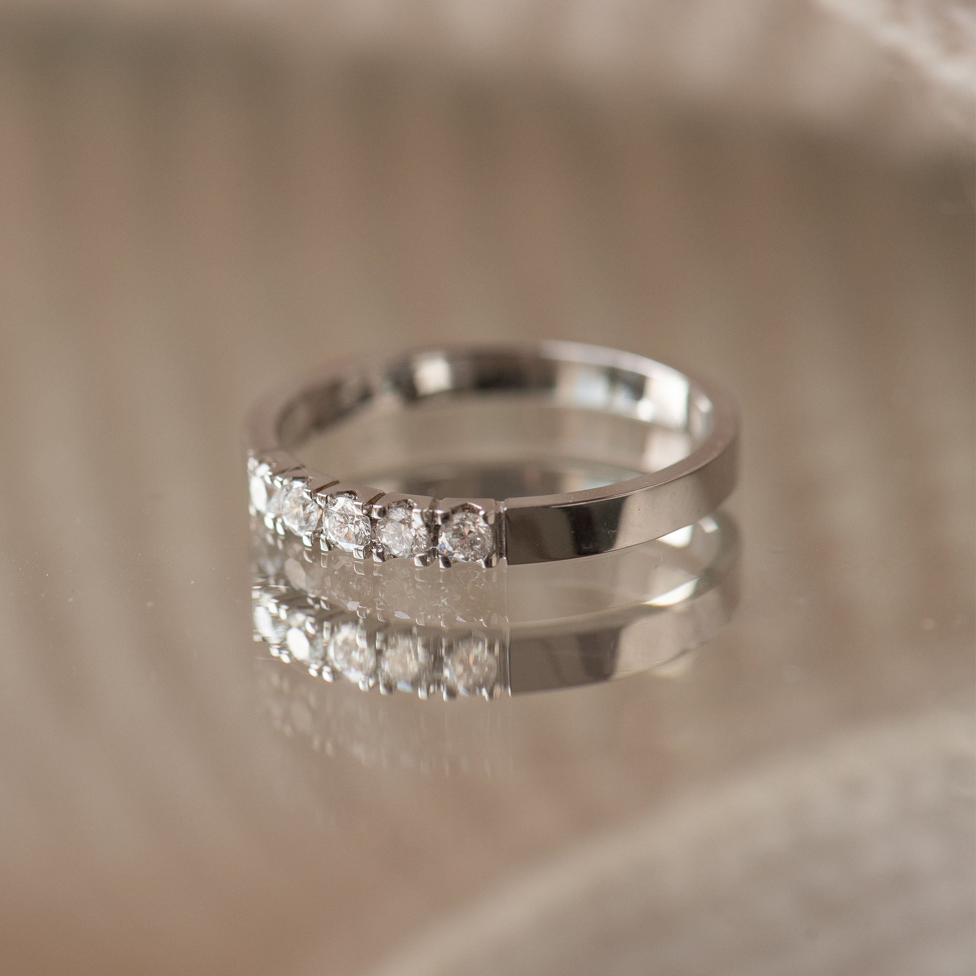 Isabel Bernard De la Paix Madeline 14 Carat Whitegold Ring | diamond 0.20 ct | IBD330019-48