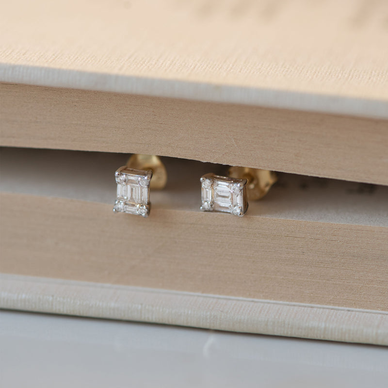 Isabel Bernard De la Paix Maxime 14 Carat Golden Ear Studs | diamond 0.19 ct | IBD360020-zoom-