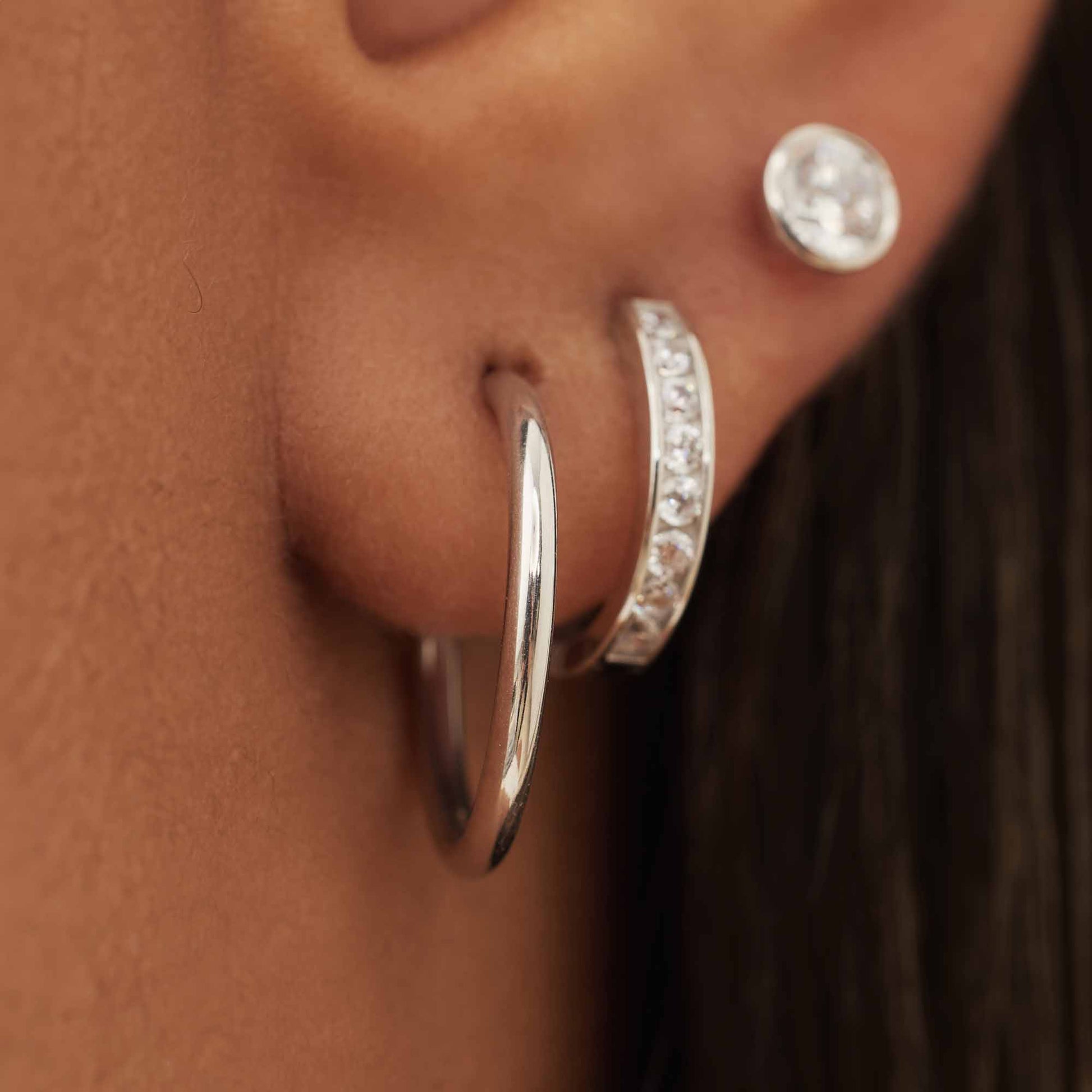 Isabel Bernard Saint Germain Cerise 14 Carat Whitegold Hoop Earrings IB360170
