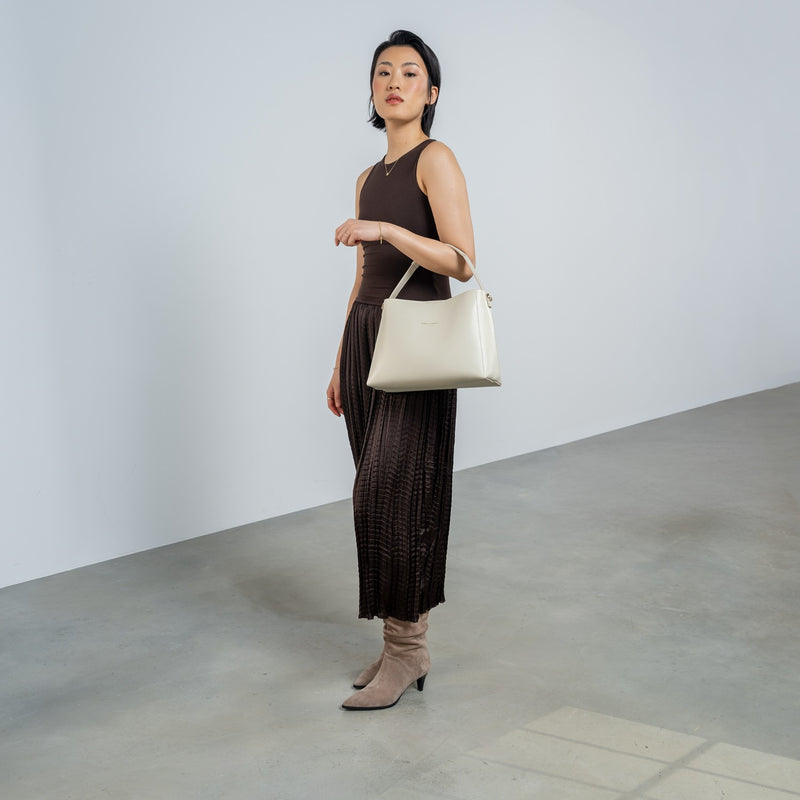 Isabel Bernard Montmartre Béatrice creme vegetable tanned leather handbag IB25095-370-zoom-