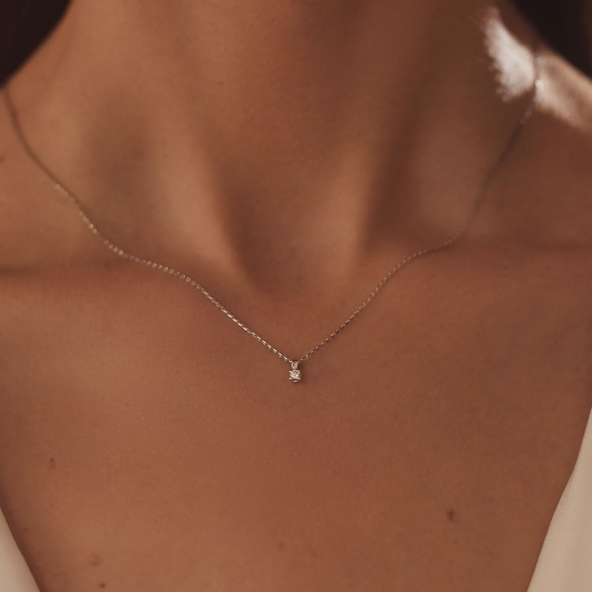 Isabel Bernard De la Paix Céline 14 Carat Whitegold Necklace | diamond 0.05 ct | IBD350004