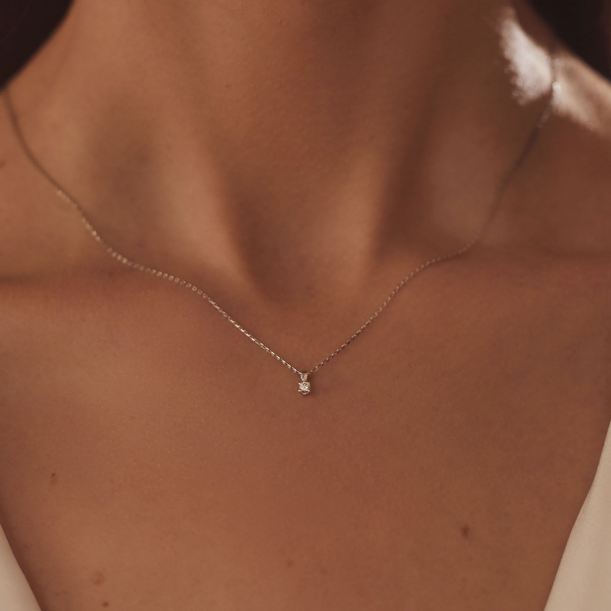 Isabel Bernard De la Paix Céline 14 Carat Whitegold Necklace | diamond 0.05 ct | IBD350004