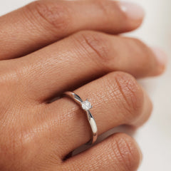 Isabel Bernard De la Paix Christine 14 Carat Whitegold Ring | diamond 0.10 ct | IBD330006-48