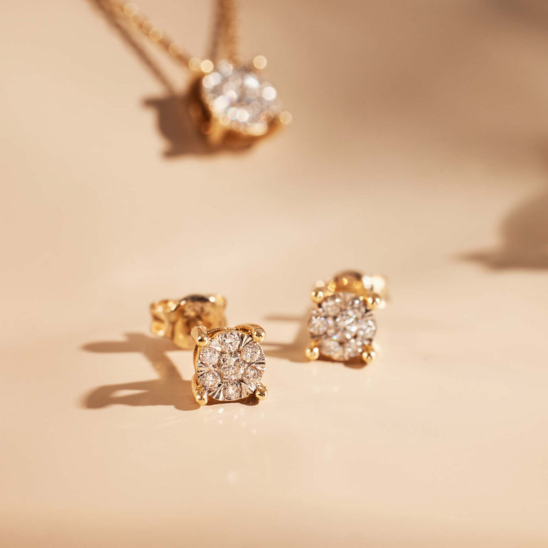 Isabel Bernard De la Paix Hanaé 14 Carat Golden Ear Studs | diamond 0.16 ct | IBD360015-zoom-