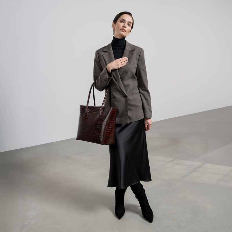 Isabel Bernard Honoré Lysanne Croco Brown Calfskin Shopper IB25025-zoom-