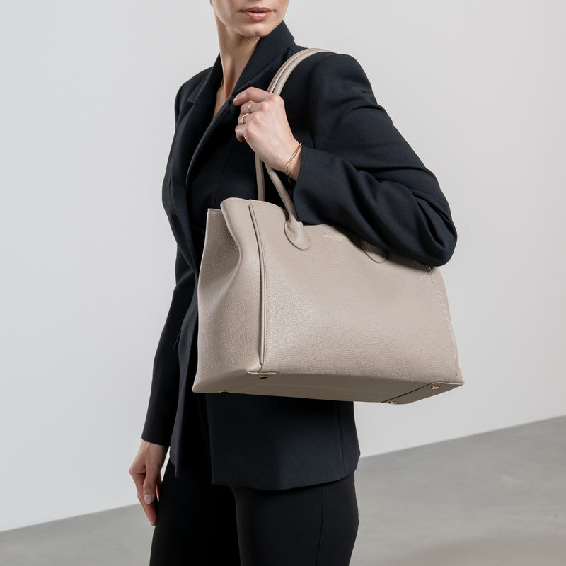 Isabel Bernard Honoré Cloe Taupe Leather Handbag made of Calfskin IB25016-zoom-