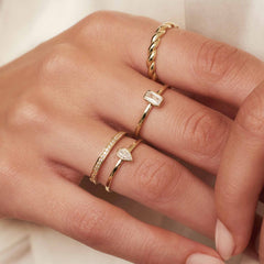 Isabel Bernard Baguette Genevieve 14 karaat gouden ring IB330082-48