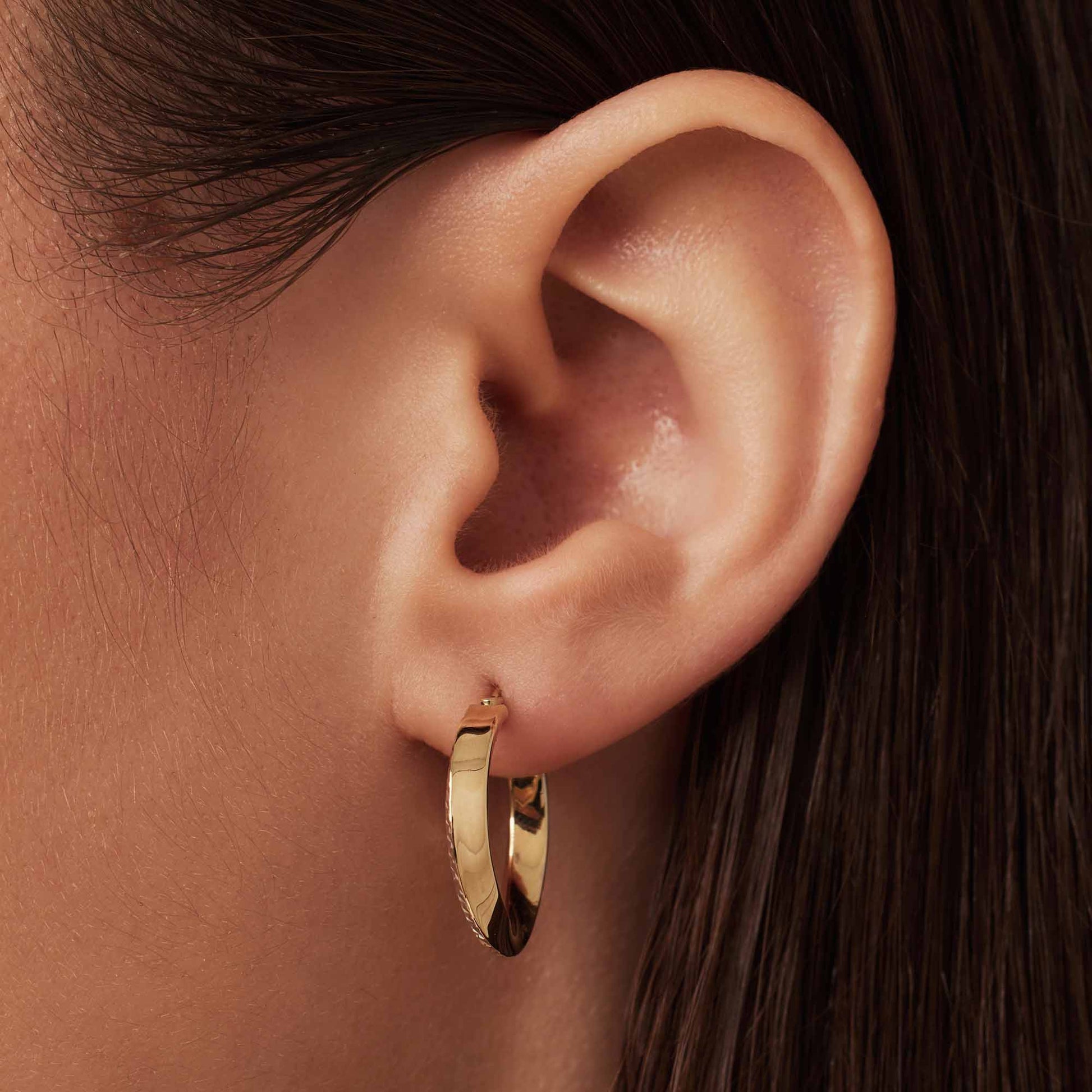 Isabel Bernard Rivoli Laura 14 carat Gold Hoop Earrings with Diamond Cut IB360258