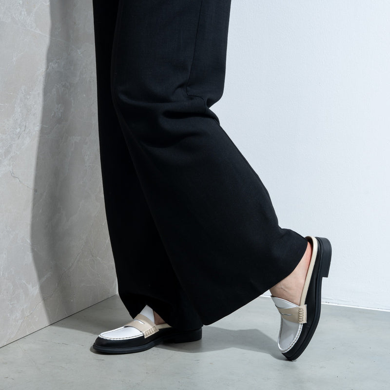 Vendôme Blandine Black And White Calfskin Leather Mules With White Details IB51016-10170-35-zoom-