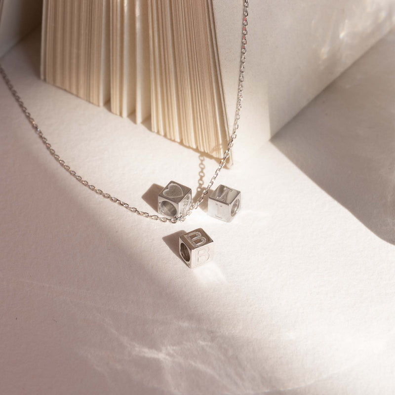Isabel Bernard Saint Germain Felie 14 Carat Whitegold cube Charm IB350051-zoom-